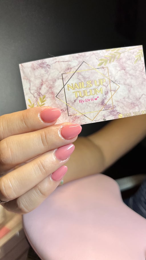 Special promotion on gel nails